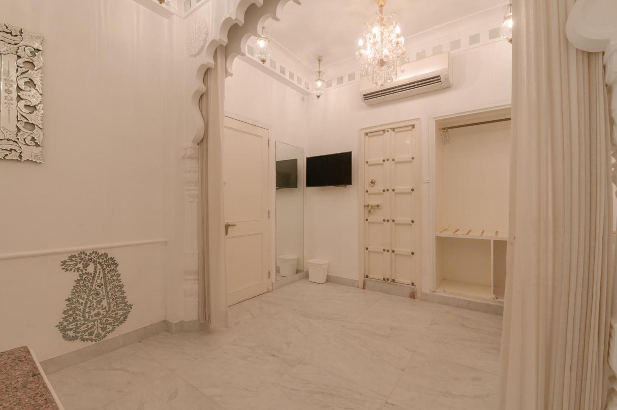 Jagat Niwas Palace Udaipur Exteriör bild